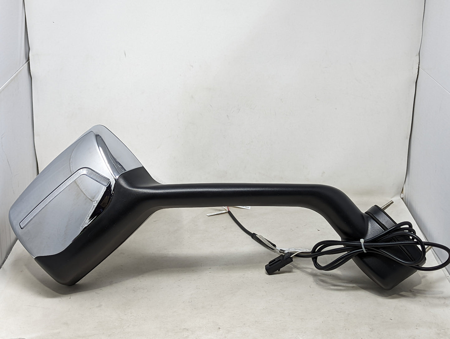 2011-2021 Kenworth T680 LED Turn Signal Aftermarket Hood Mirrors